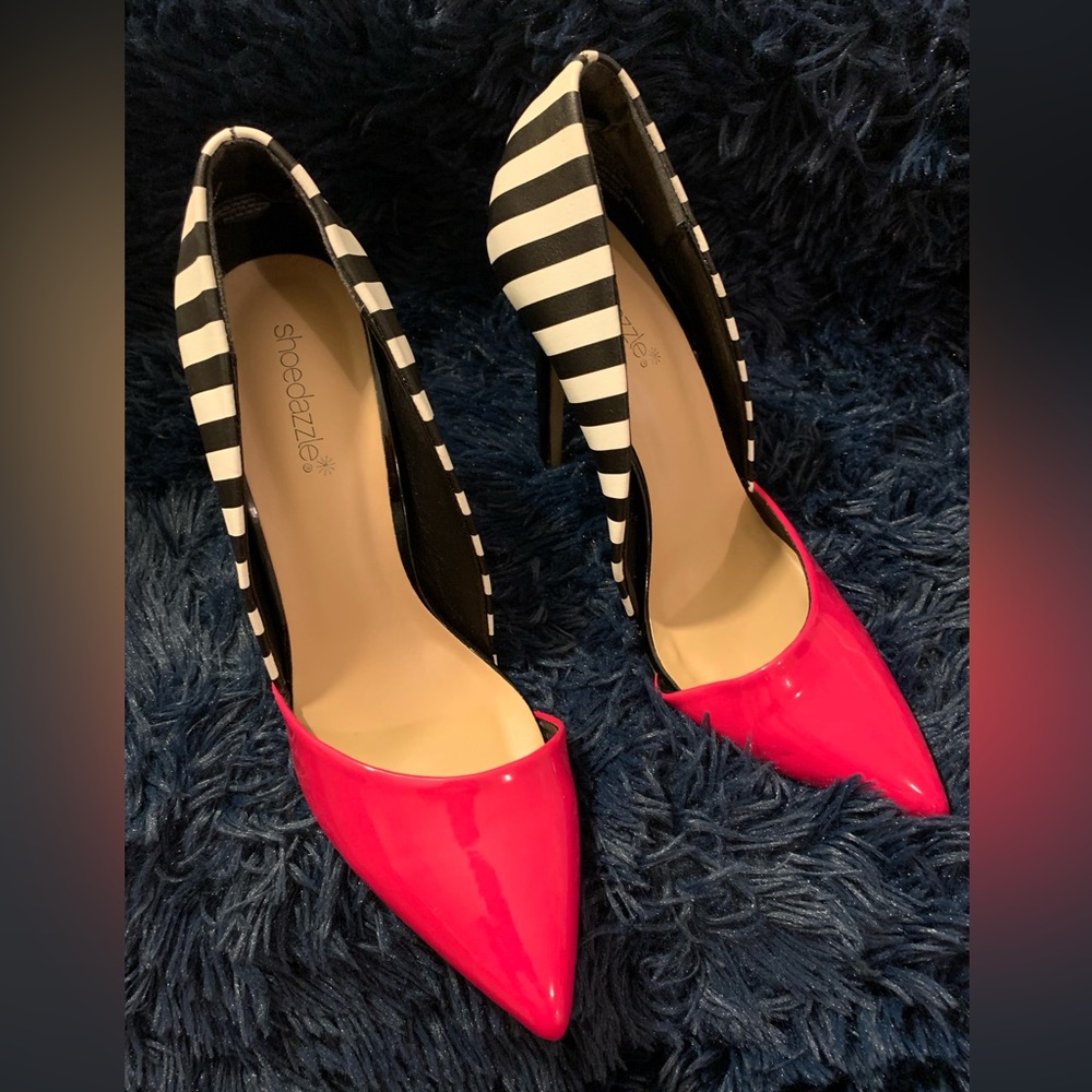 JustFab white black and hot pink heels size 10.